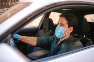 porque debes usar mascarilla cuando manejas