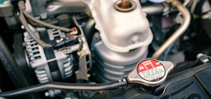 Qué pasa si ponemos AGUA en lugar de REFRIGERANTE a tu coche? 