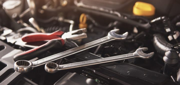 llave-inglesa-herramienta-auto Descubre las 8 herramientas para autos que no te pueden faltar